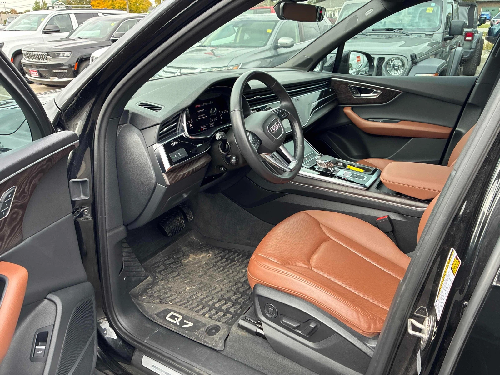 Audi Q7 TECHNIK QUATTRO * FULL MAX* , снимка 8 - Автомобили и джипове - 56590458