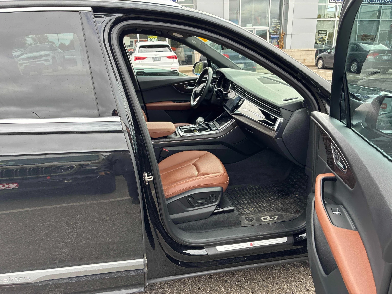 Audi Q7 TECHNIK QUATTRO * FULL MAX* , снимка 9 - Автомобили и джипове - 56590458