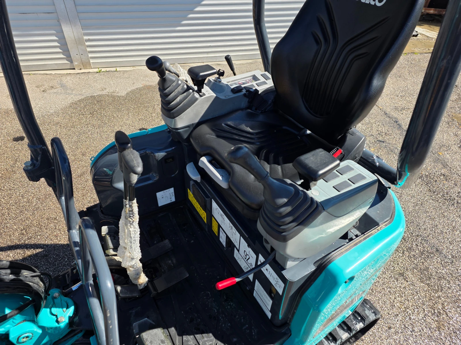 Багер Kobelco SK17SR-170часа.3 КОФИ., снимка 9 - Индустриална техника - 54108895