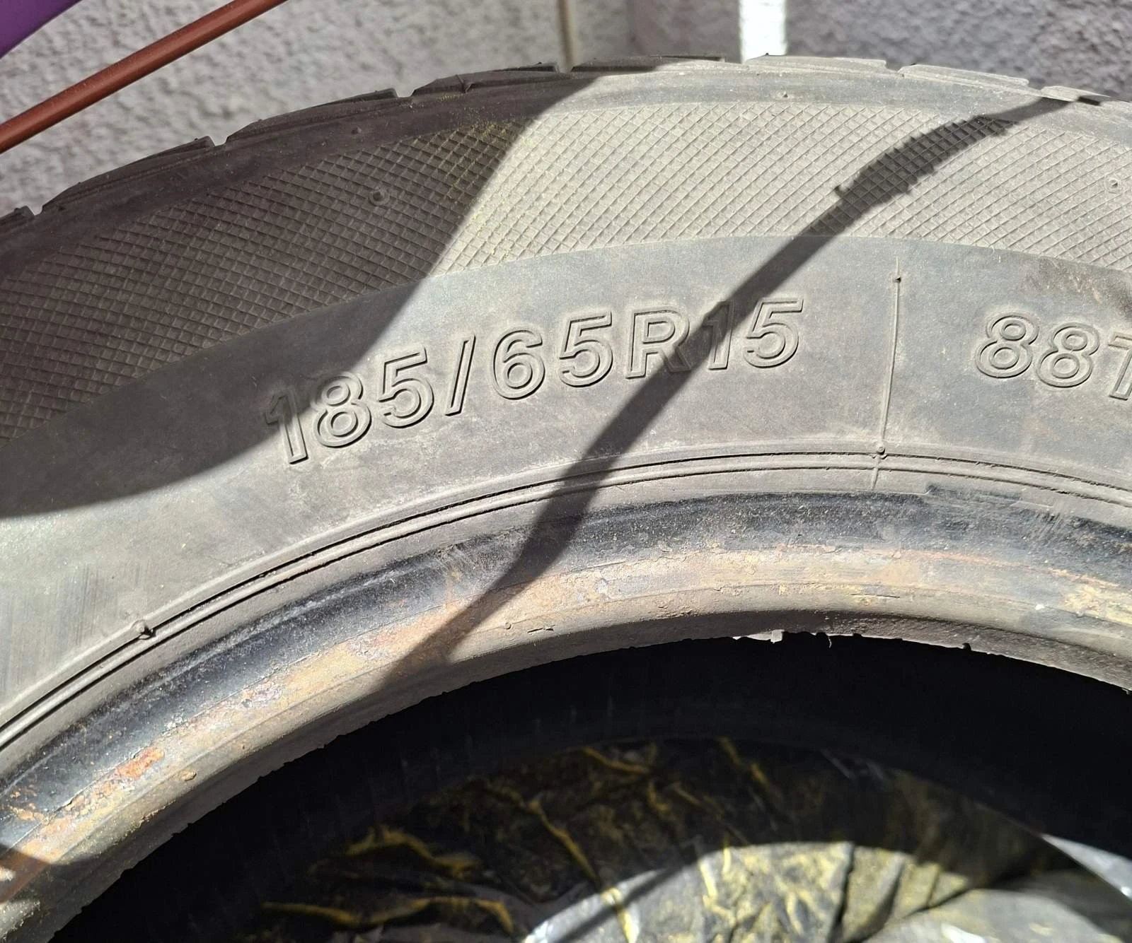 Гуми Зимни 185/65R15, снимка 2 - Гуми и джанти - 54571434