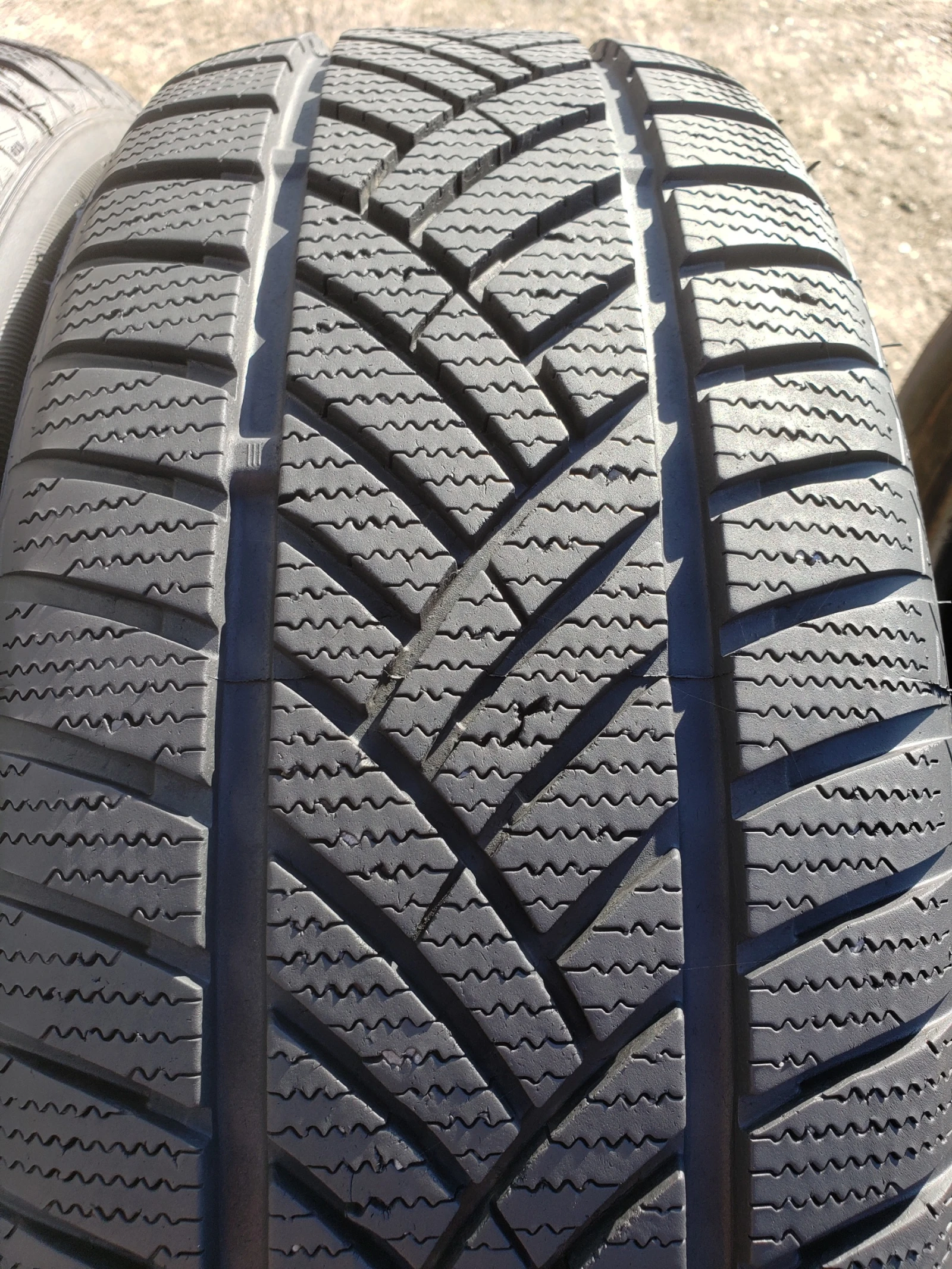 Гуми Зимни 205/60R16