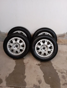 Гуми Зимни 175/70R14, снимка 1 - Гуми и джанти - 48003014