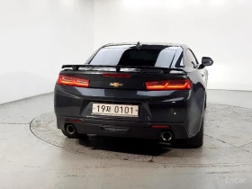 Chevrolet Camaro 6.2* V8* ПОДГРЕВ* ОБДУХВАНЕ* МАСАЖ* КЕЙЛЕС* КАМЕРА, снимка 4