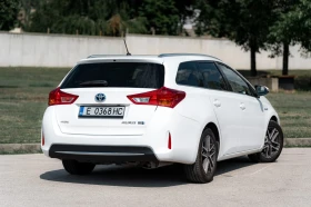 Обява за продажба на Toyota Auris 1.8 Hybrid ~17 100 лв. - изображение 2