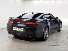 Chevrolet Camaro 6.2* V8* ПОДГРЕВ* ОБДУХВАНЕ* МАСАЖ* КЕЙЛЕС* КАМЕРА | Auto.bg — изображение 2