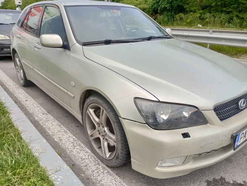 Lexus IS 300, снимка 1 - Автомобили и джипове - 39540648