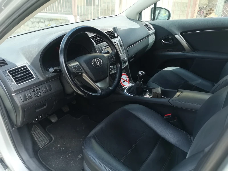 Toyota Avensis Т27, снимка 2 - Автомобили и джипове - 43812476