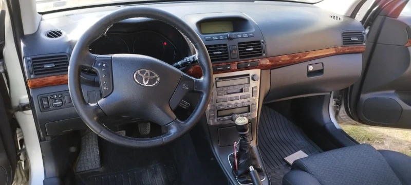 Toyota Avensis, снимка 9 - Автомобили и джипове - 47751512