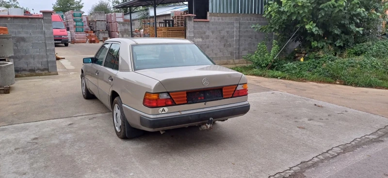 Mercedes-Benz 124 Лек, снимка 6 - Автомобили и джипове - 48538844