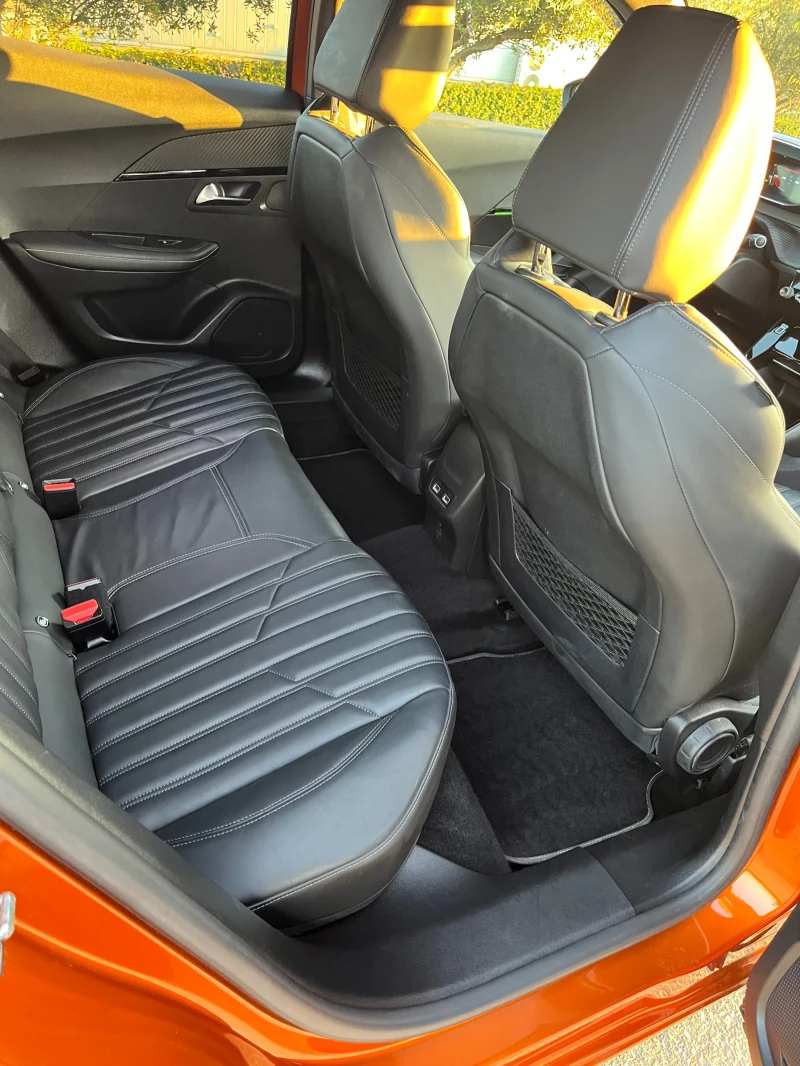 Peugeot 2008 PURETECH GT PACK, снимка 12 - Автомобили и джипове - 52409055