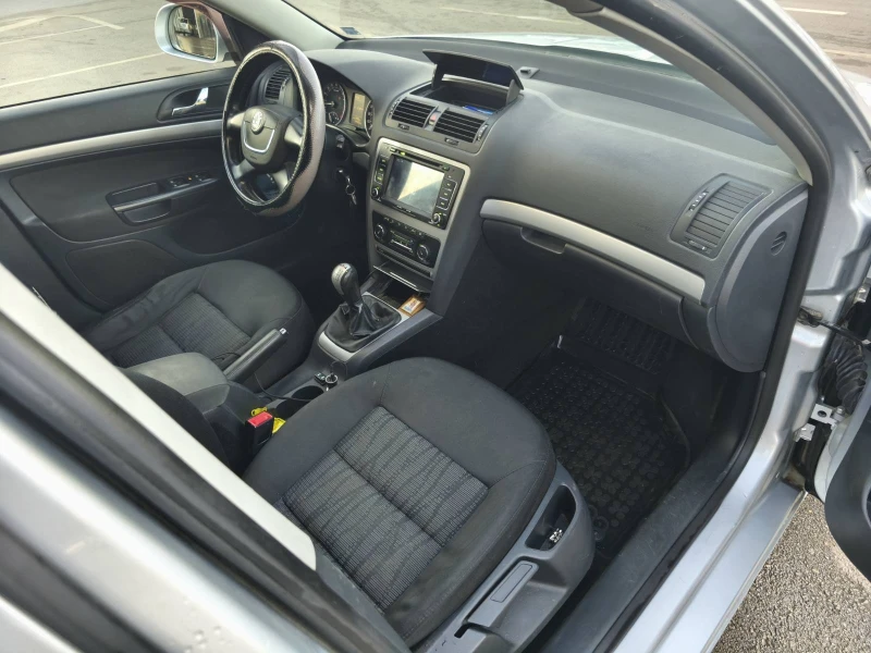 Skoda Octavia, снимка 6 - Автомобили и джипове - 52799505
