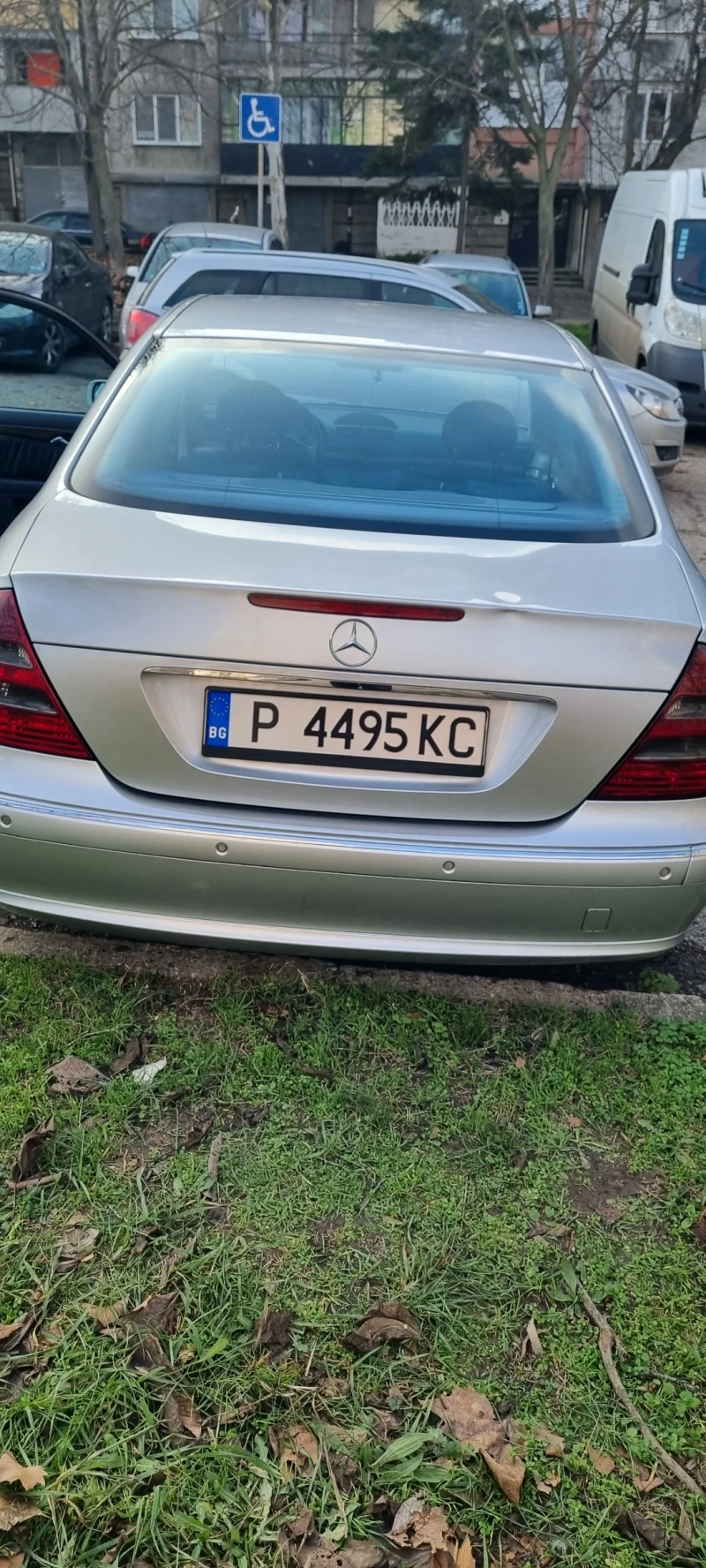 Mercedes-Benz E 270 Elegance, снимка 4 - Автомобили и джипове - 53210367