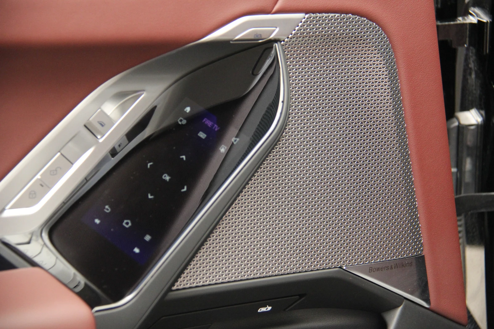 BMW 760 V8/SWAROWSKI/Xdrive/Theater Scr/M-Pack/Bower&Wilk. | Mobile.bg   16