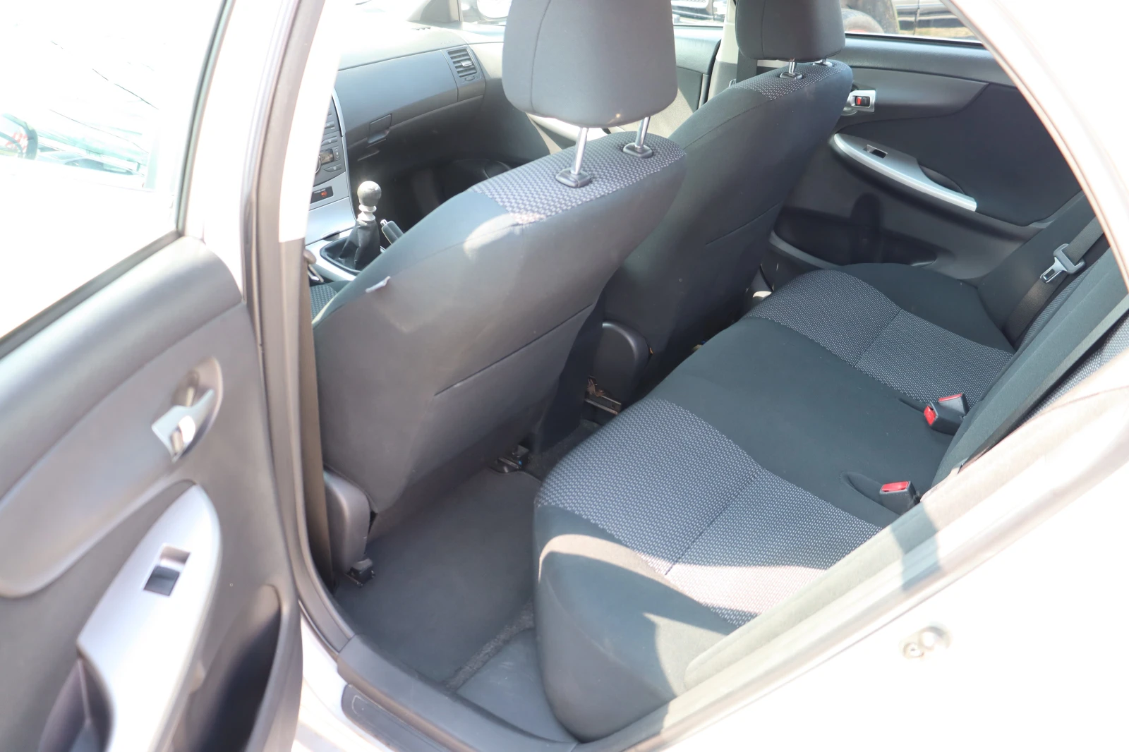 Toyota Corolla 1.4d-4d - изображение 10