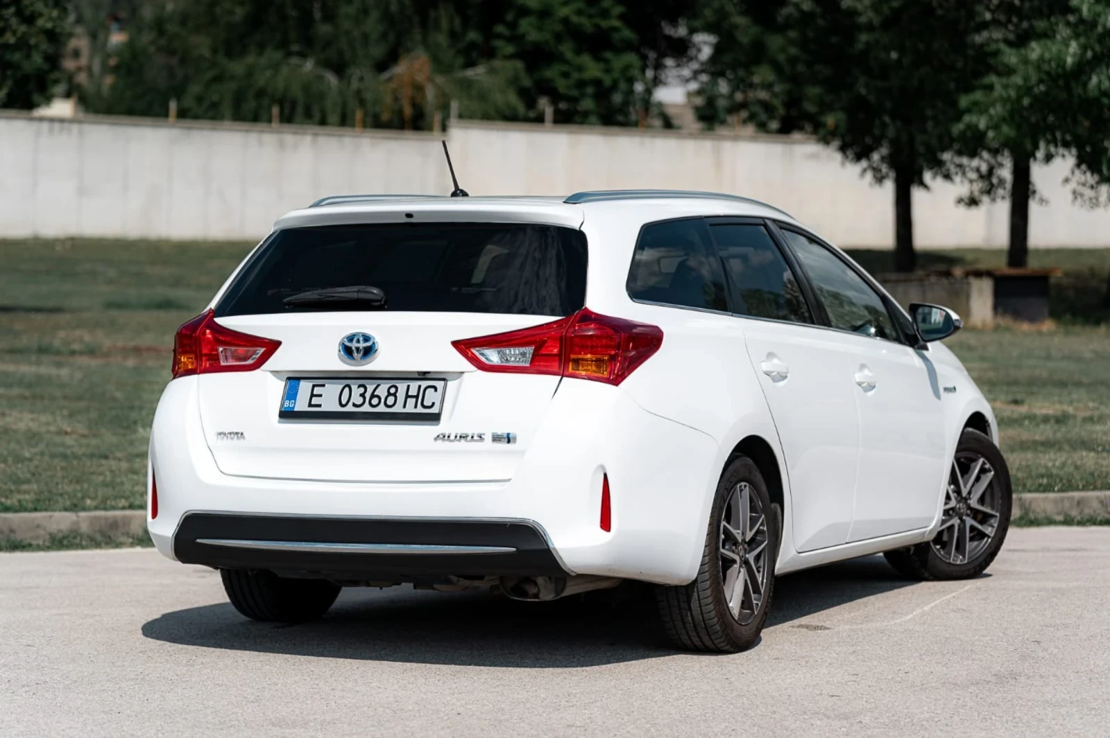 Toyota Auris 1.8 Hybrid - изображение 3