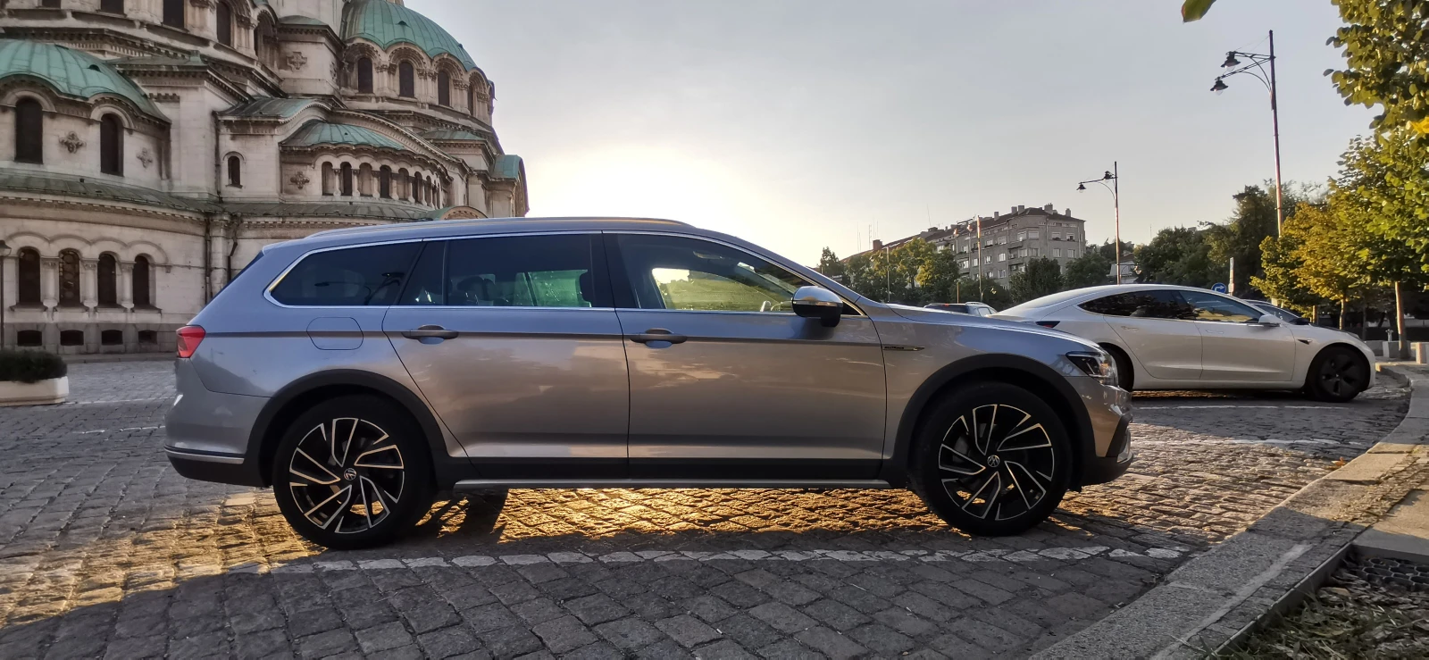 VW Passat ALLTRACK B8.5 обслужван в Porsche с пълна история - изображение 2