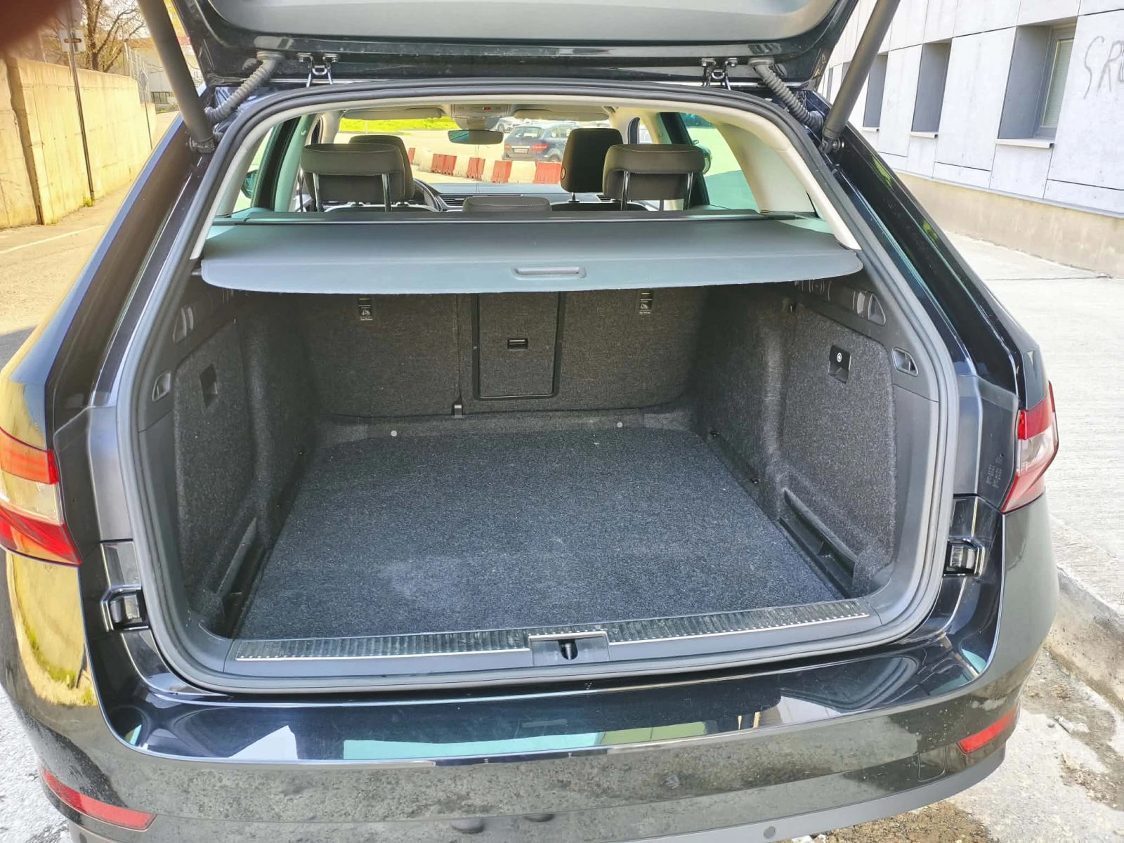 Skoda Superb, снимка 16 - Автомобили и джипове - 53585294