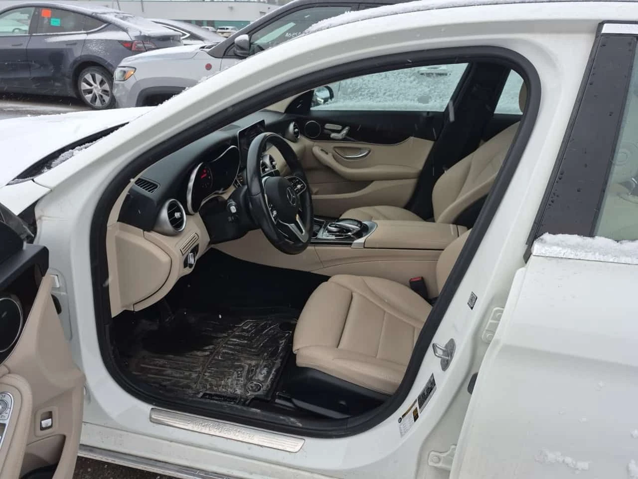 Mercedes-Benz C 300 * Без инциденти * Два чифта джанти * CARFAX * , снимка 8 - Автомобили и джипове - 53878489