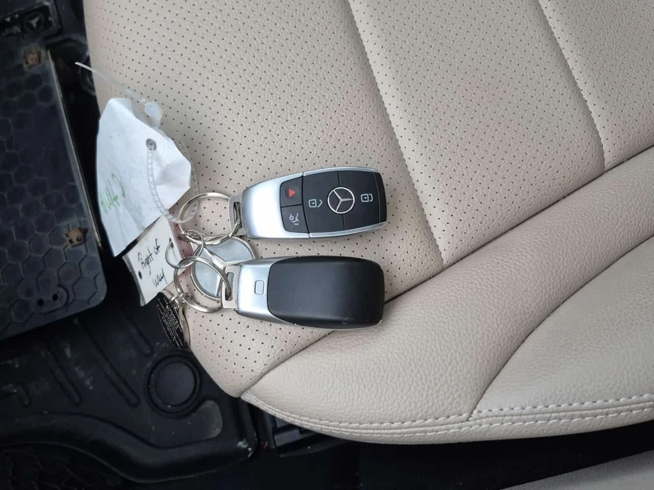 Mercedes-Benz C 300 * Без инциденти * Два чифта джанти * CARFAX * , снимка 10 - Автомобили и джипове - 53878489