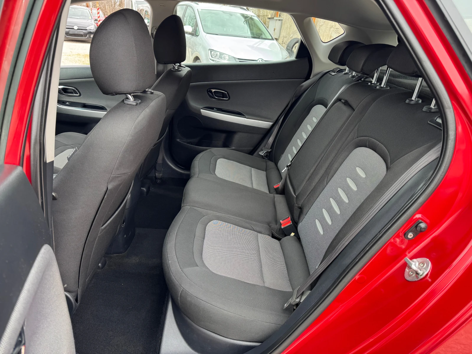 Kia Ceed 1.4CRDI-90кс, снимка 10 - Автомобили и джипове - 53912982