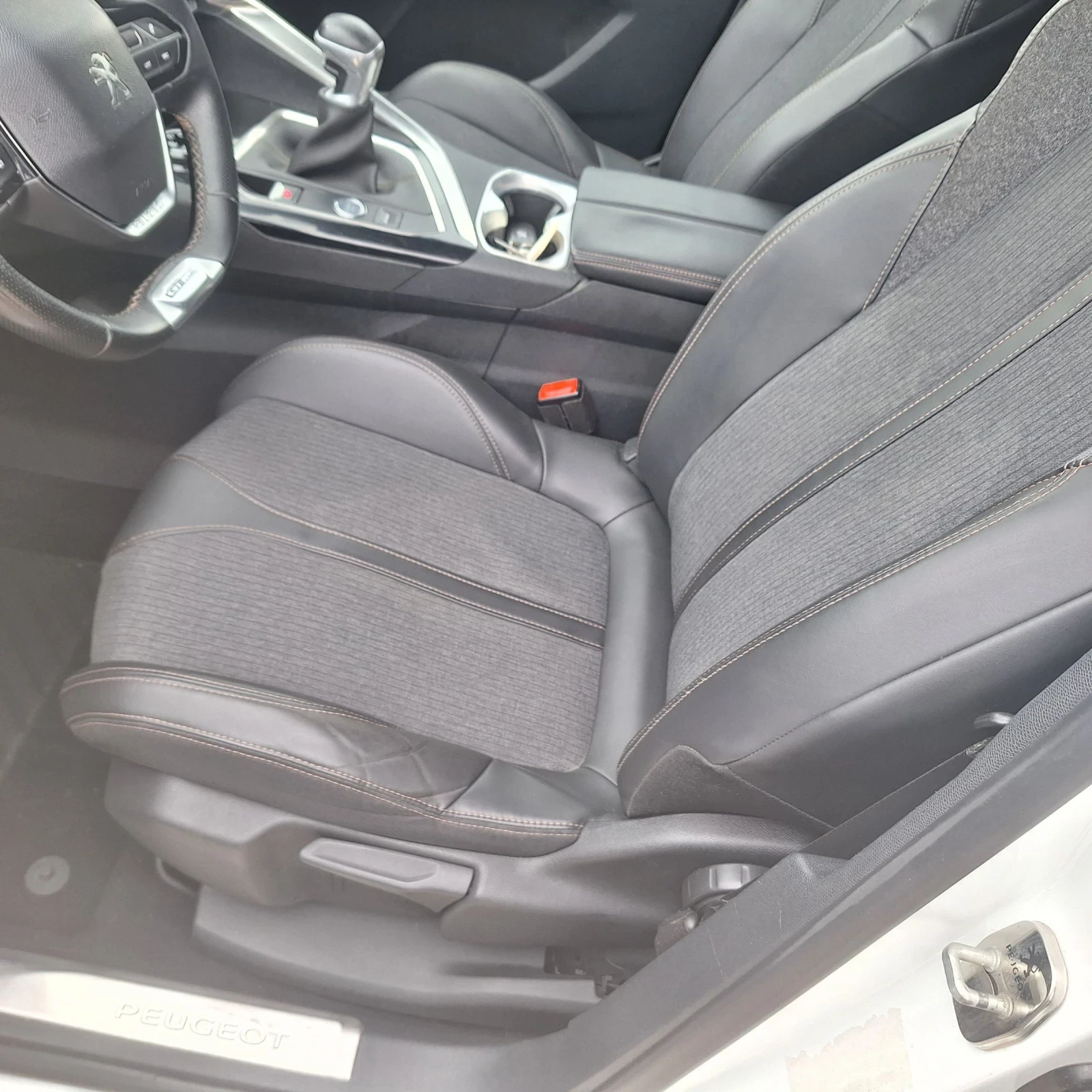 Peugeot 3008 2.0GT 120000, снимка 9 - Автомобили и джипове - 54268587