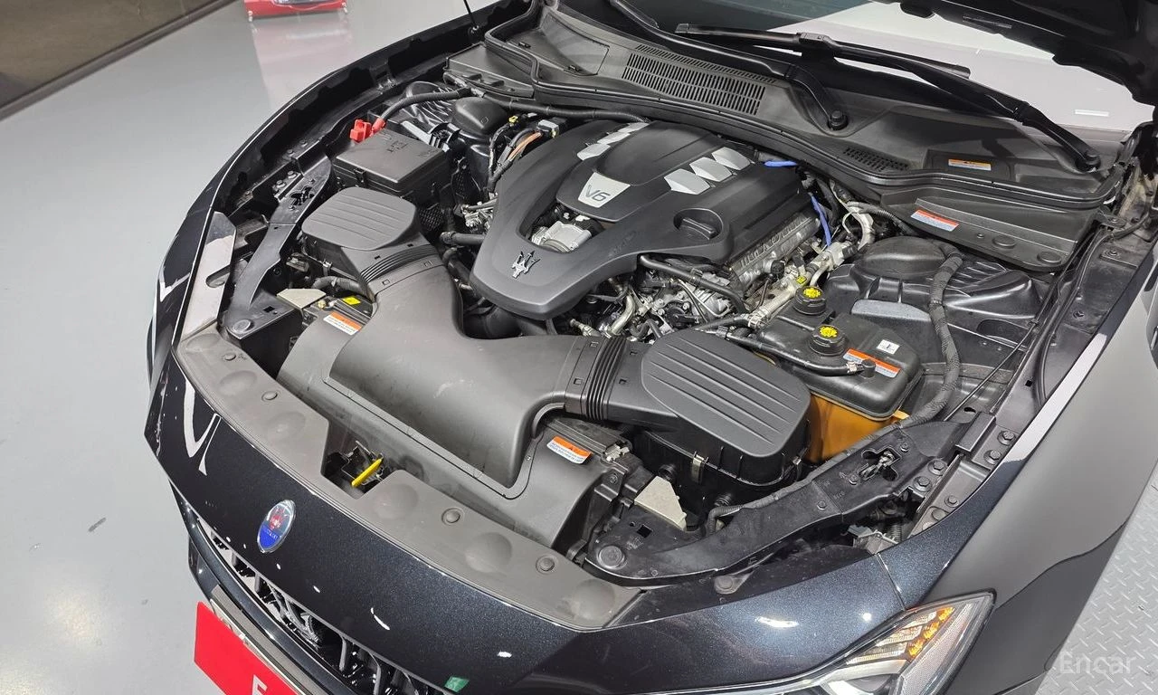 Maserati Ghibli 3.0* 3rd GEN* ПОДГРЕВ* НАВИГАЦИЯ, снимка 13 - Автомобили и джипове - 54765911