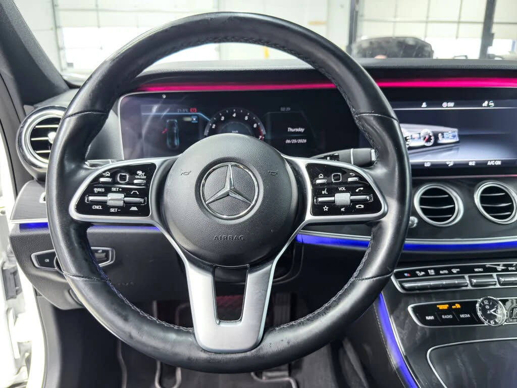 Mercedes-Benz E 300 4MATIC* AMG* BURMESTER* DISTRONIC* 360 КАМЕРИ, снимка 12 - Автомобили и джипове - 55212341