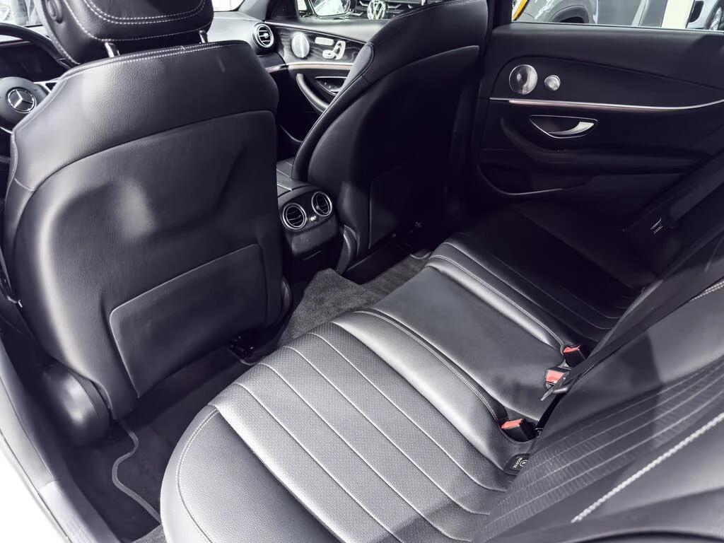 Mercedes-Benz E 300 4MATIC* AMG* BURMESTER* DISTRONIC* 360 КАМЕРИ, снимка 16 - Автомобили и джипове - 55212341