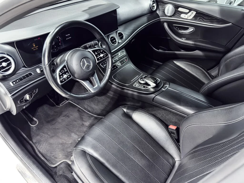 Mercedes-Benz E 300 4MATIC* AMG* BURMESTER* DISTRONIC* 360 КАМЕРИ, снимка 10 - Автомобили и джипове - 55212341