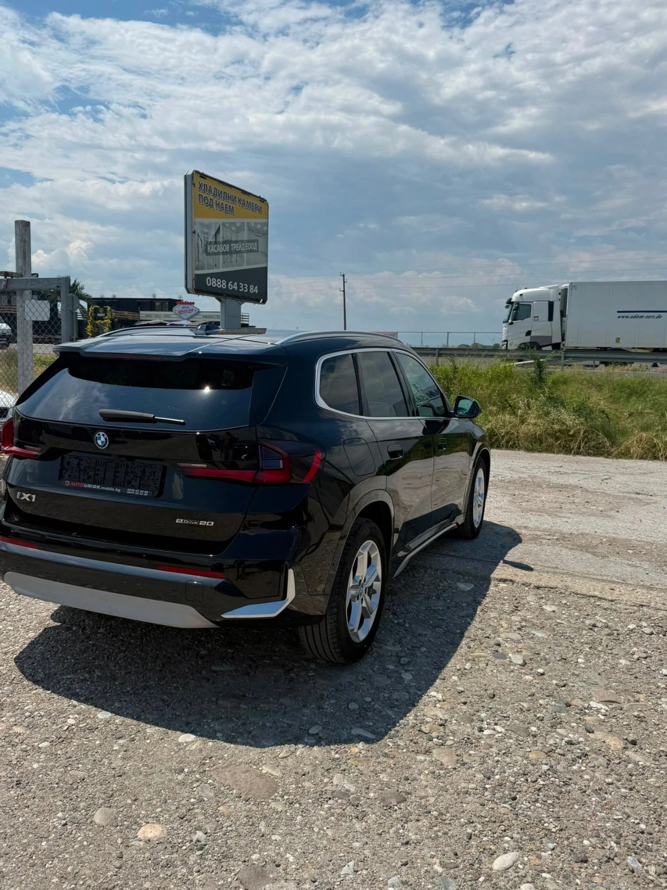 BMW iX1 eDrive20 xLine 12.000км!!! (Като Нова), снимка 5 - Автомобили и джипове - 55323613