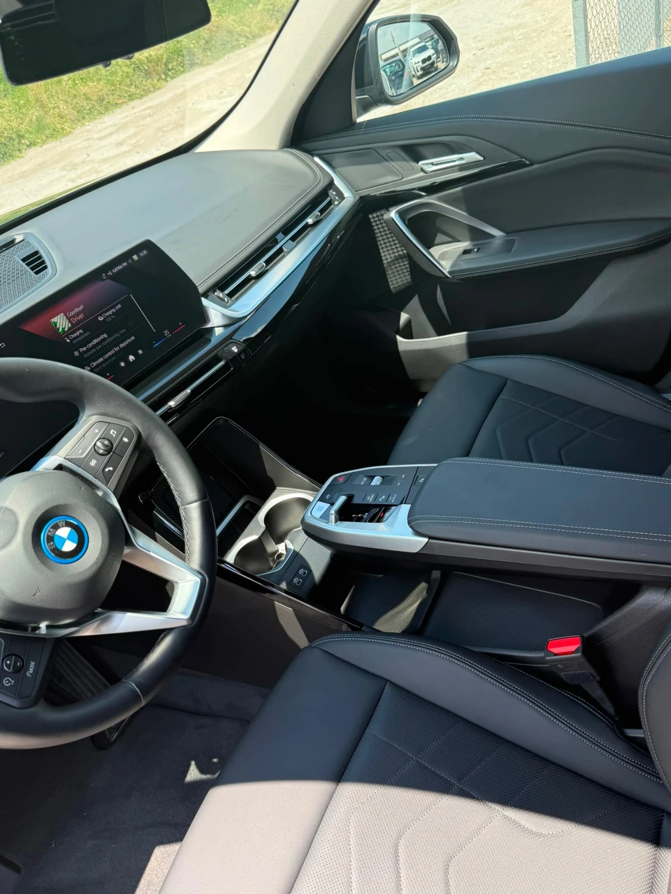 BMW iX1 eDrive20 xLine 12.000км!!! (Като Нова), снимка 9 - Автомобили и джипове - 55323613