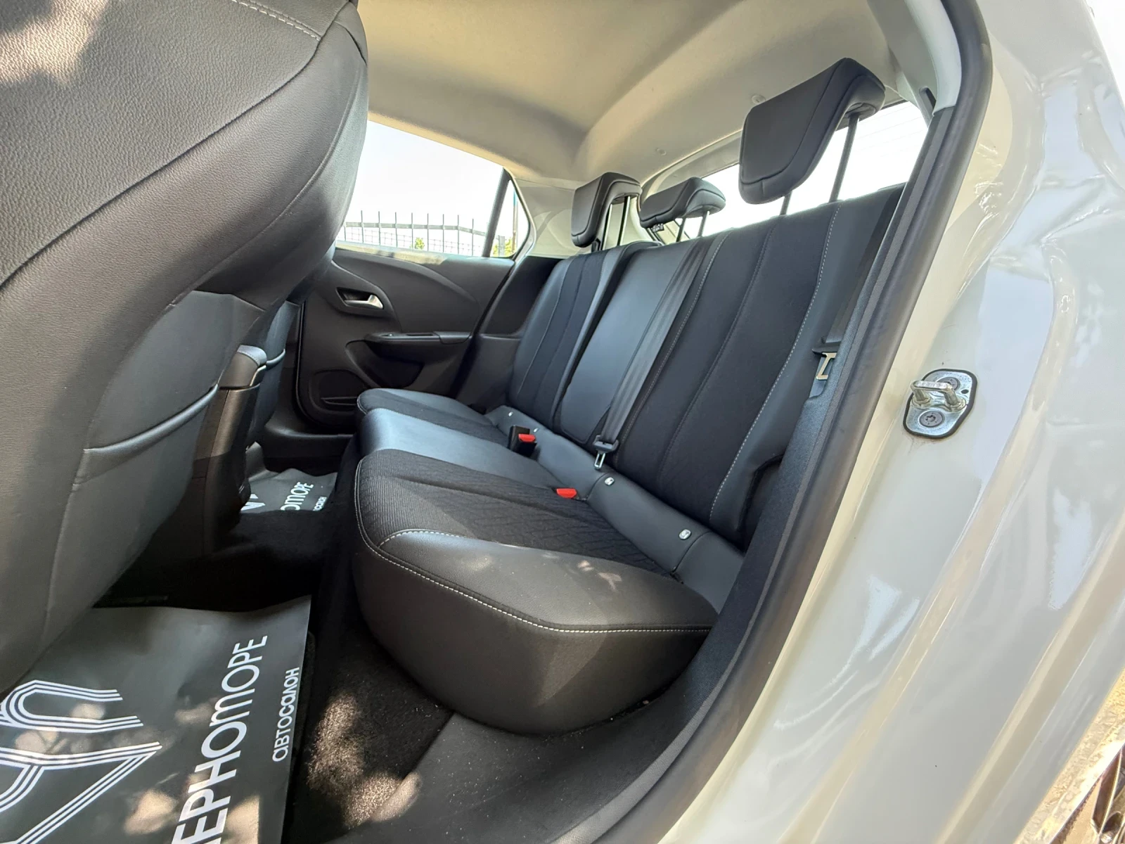 Opel Corsa EV GS-Line Black&White 33000km, снимка 11 - Автомобили и джипове - 55558032