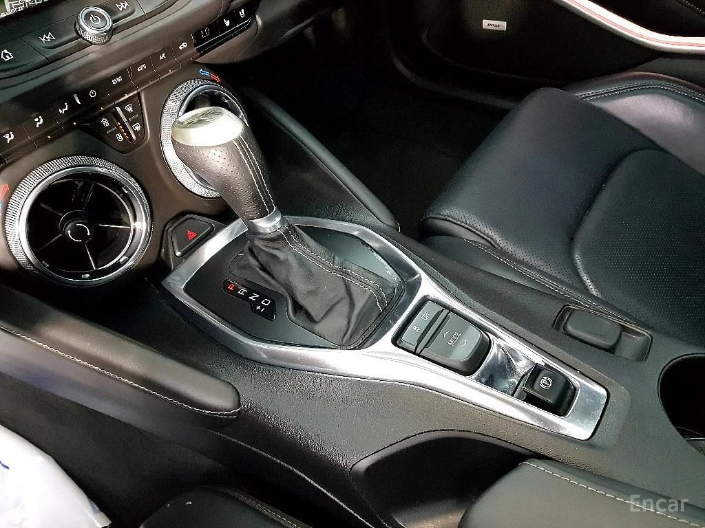 Chevrolet Camaro 6.2* V8* ПОДГРЕВ* ОБДУХВАНЕ* МАСАЖ* КЕЙЛЕС* КАМЕРА, снимка 11 - Автомобили и джипове - 55892001