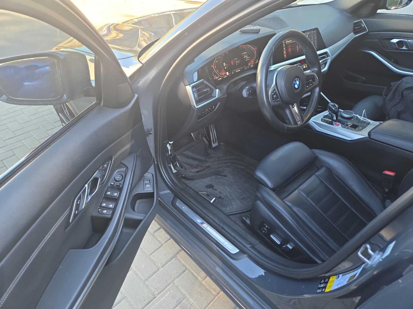 BMW 330 M-pack* Keyless* AEM exhaust, снимка 6 - Автомобили и джипове - 56262450