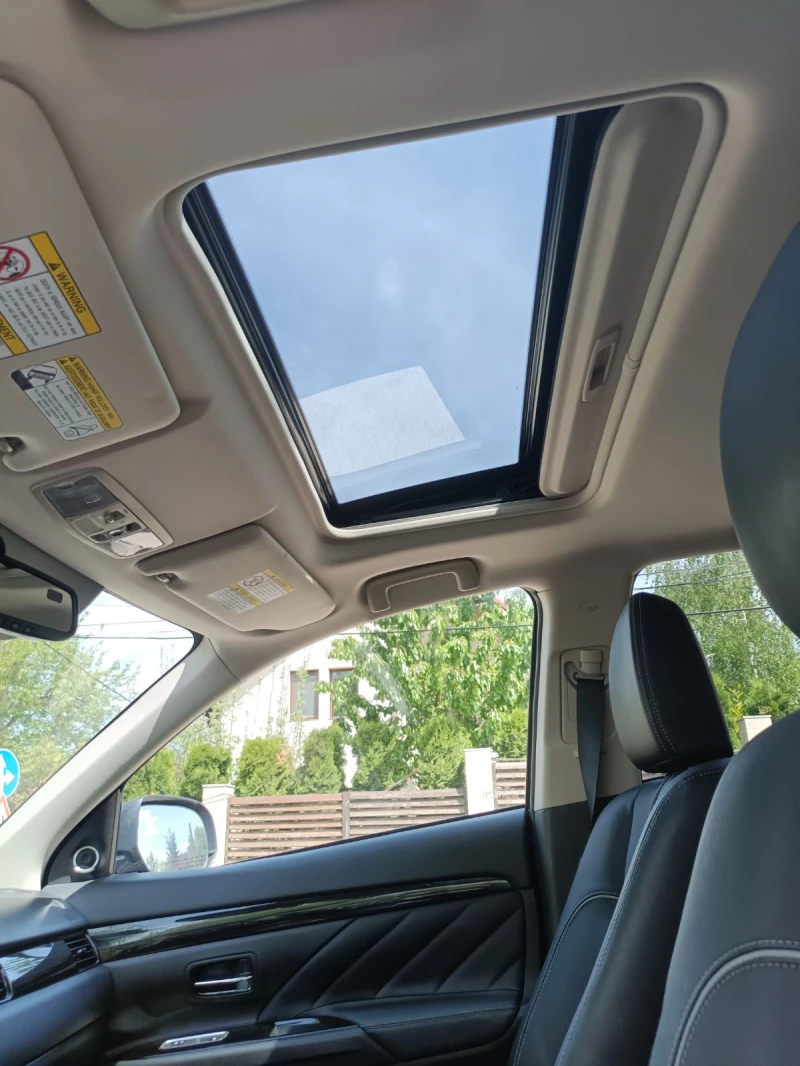 Mitsubishi Outlander Plug-in Hibrid, снимка 8 - Автомобили и джипове - 52599755