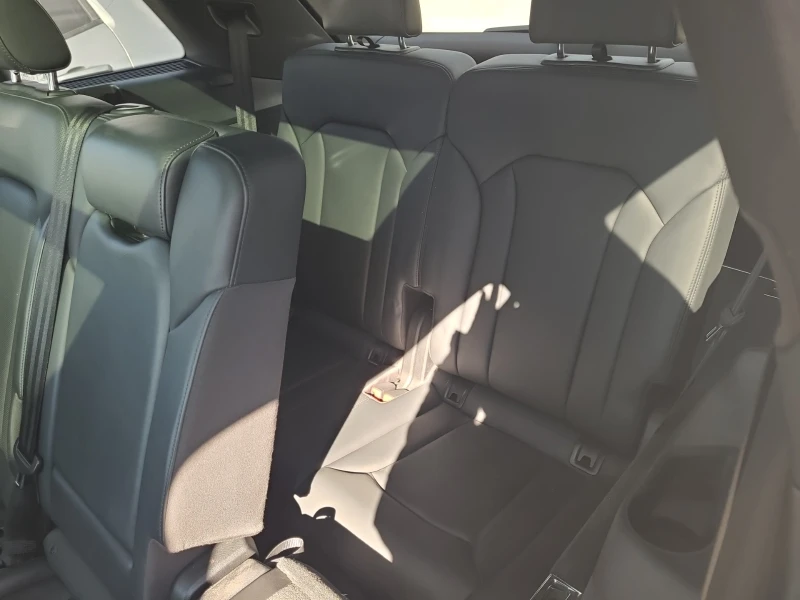 Audi Q7 Technik* S-line* Подгрев* Обдух* Пано* Камера, снимка 12 - Автомобили и джипове - 52317641