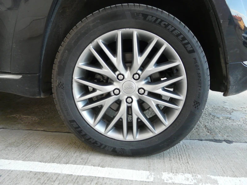 Jeep Grand cherokee, снимка 17 - Автомобили и джипове - 52540893