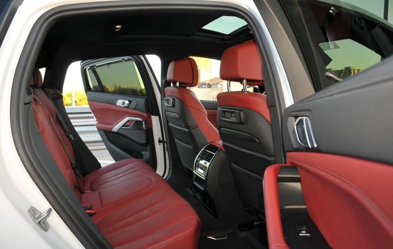 BMW X6 4.0i xDrive M-Pack, снимка 13 - Автомобили и джипове - 53045361