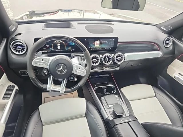 Mercedes-Benz GLB 35 AMG* 4MATIC* Burmester* Auto Park* Хедъп* Подгр, снимка 9 - Автомобили и джипове - 48616302