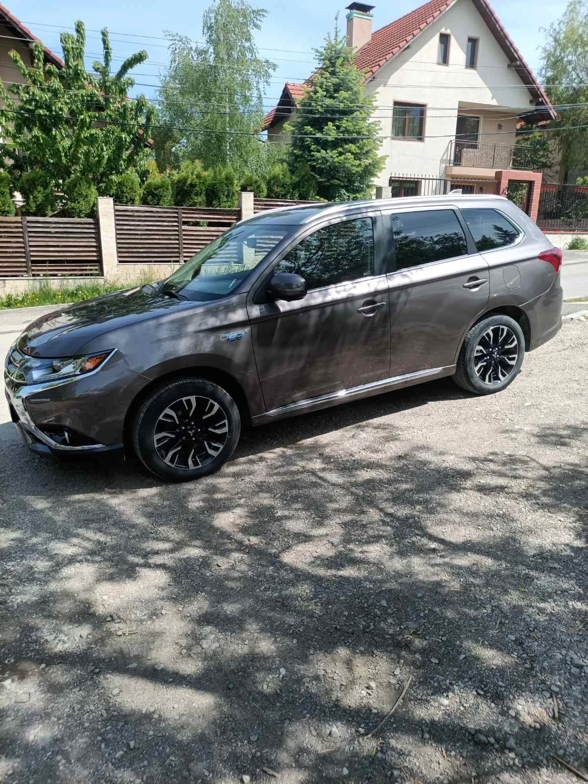 Mitsubishi Outlander Plug-in Hibrid - изображение 2