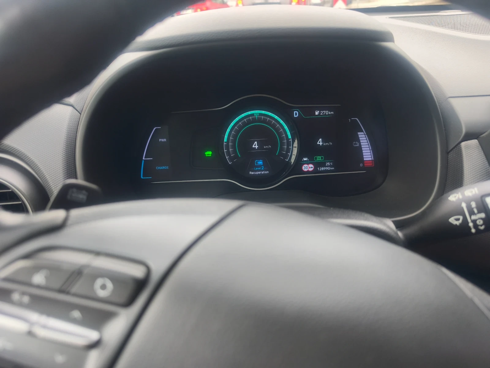 Hyundai Kona Premium 64 kWh //Soh98% - изображение 8