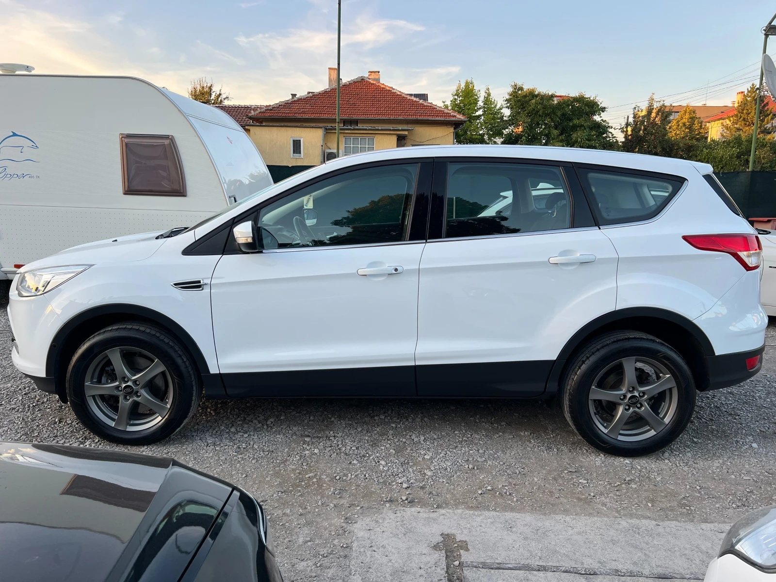 Ford Kuga 2.0TDCi 150k.c./6 скорости/Серв. история/189466км. - изображение 2