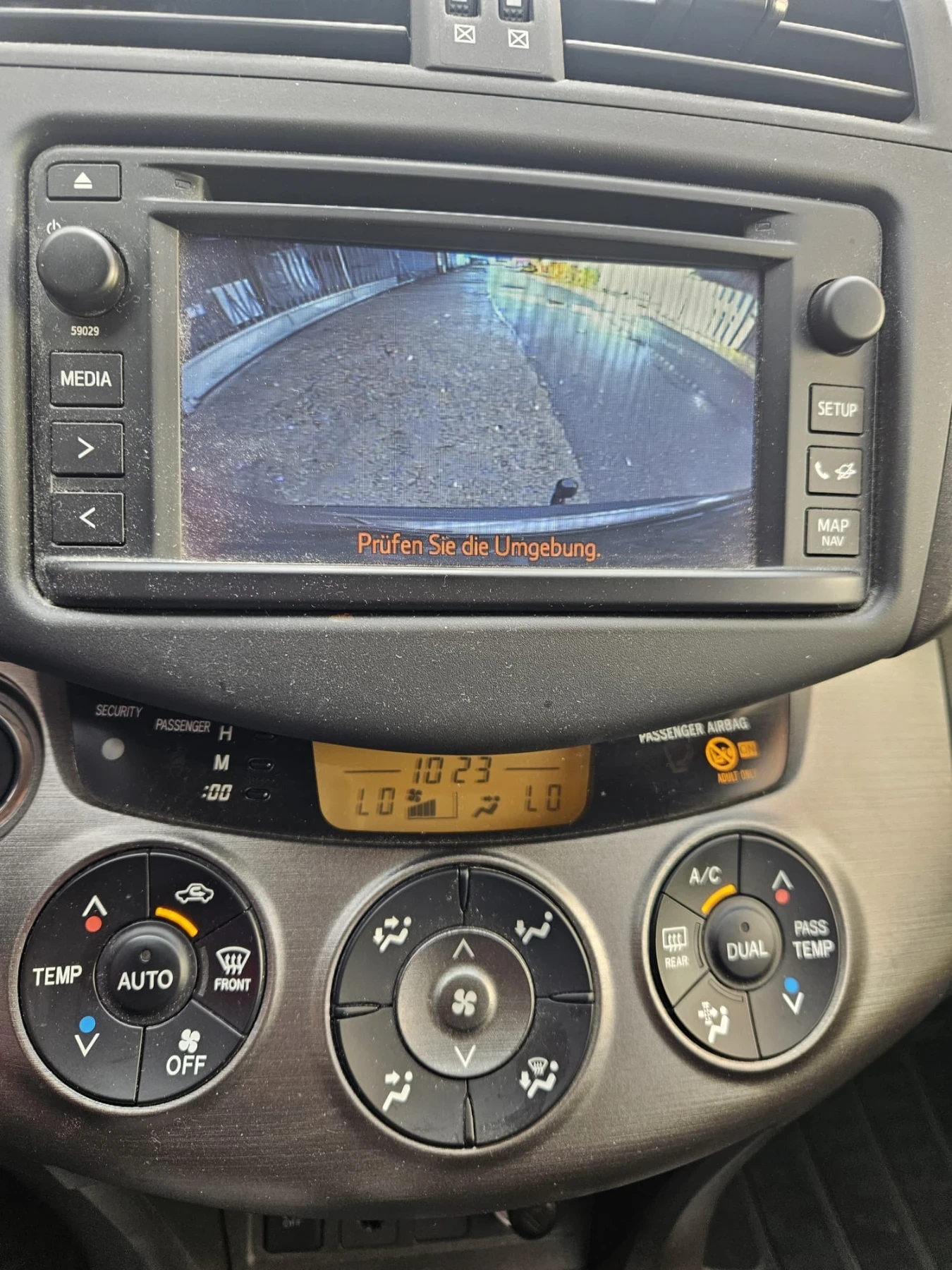 Toyota Rav4 2.2 D4D 150кс - изображение 10