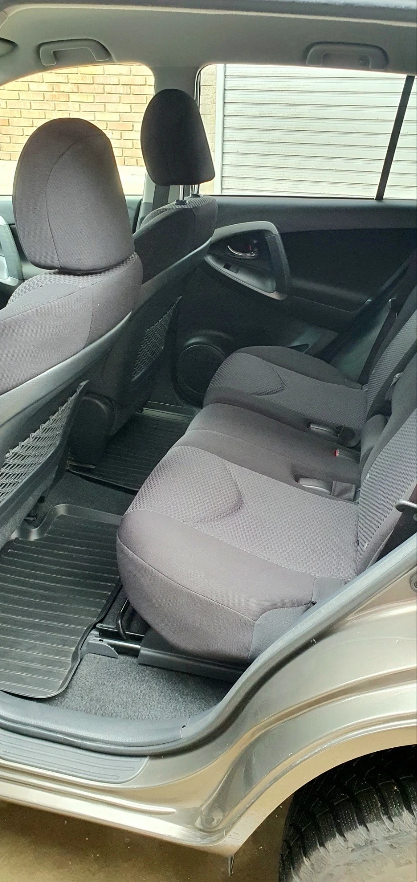 Toyota Rav4 2.2 D4D 150кс - изображение 9