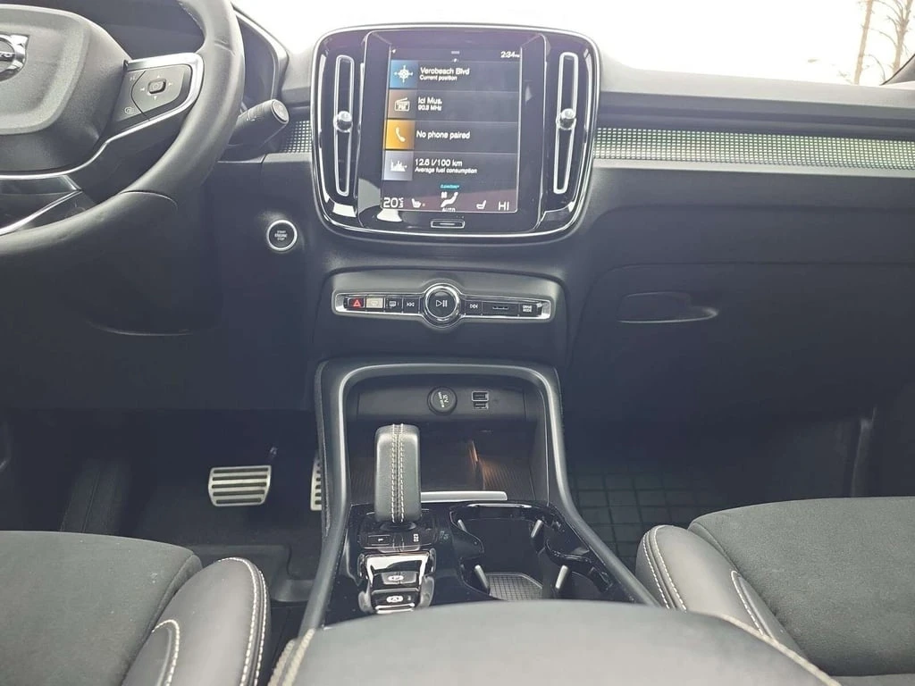 Volvo XC40 * R Design * CARFAX * ЦЕНА ДО БГ - изображение 7
