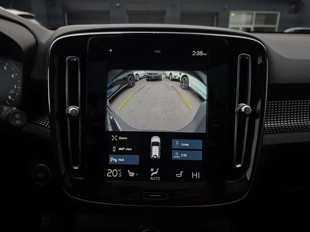 Volvo XC40 * R Design * CARFAX * ЦЕНА ДО БГ - изображение 10