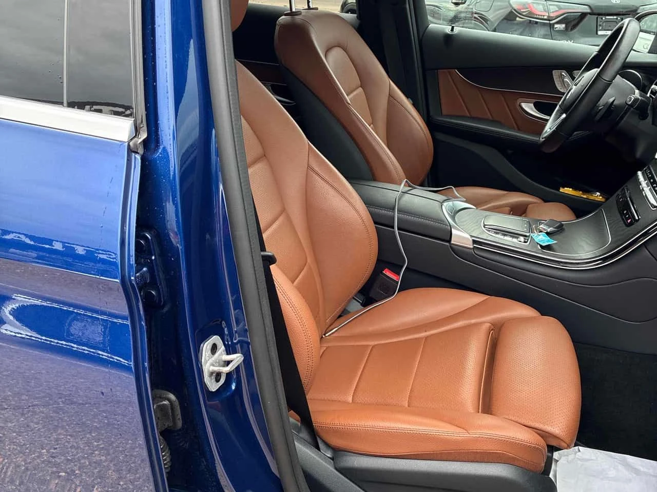 Mercedes-Benz GLC 300 ПОДГРЕВИ * ПАНО * KEYLESS * CARFAX, снимка 13 - Автомобили и джипове - 54479909