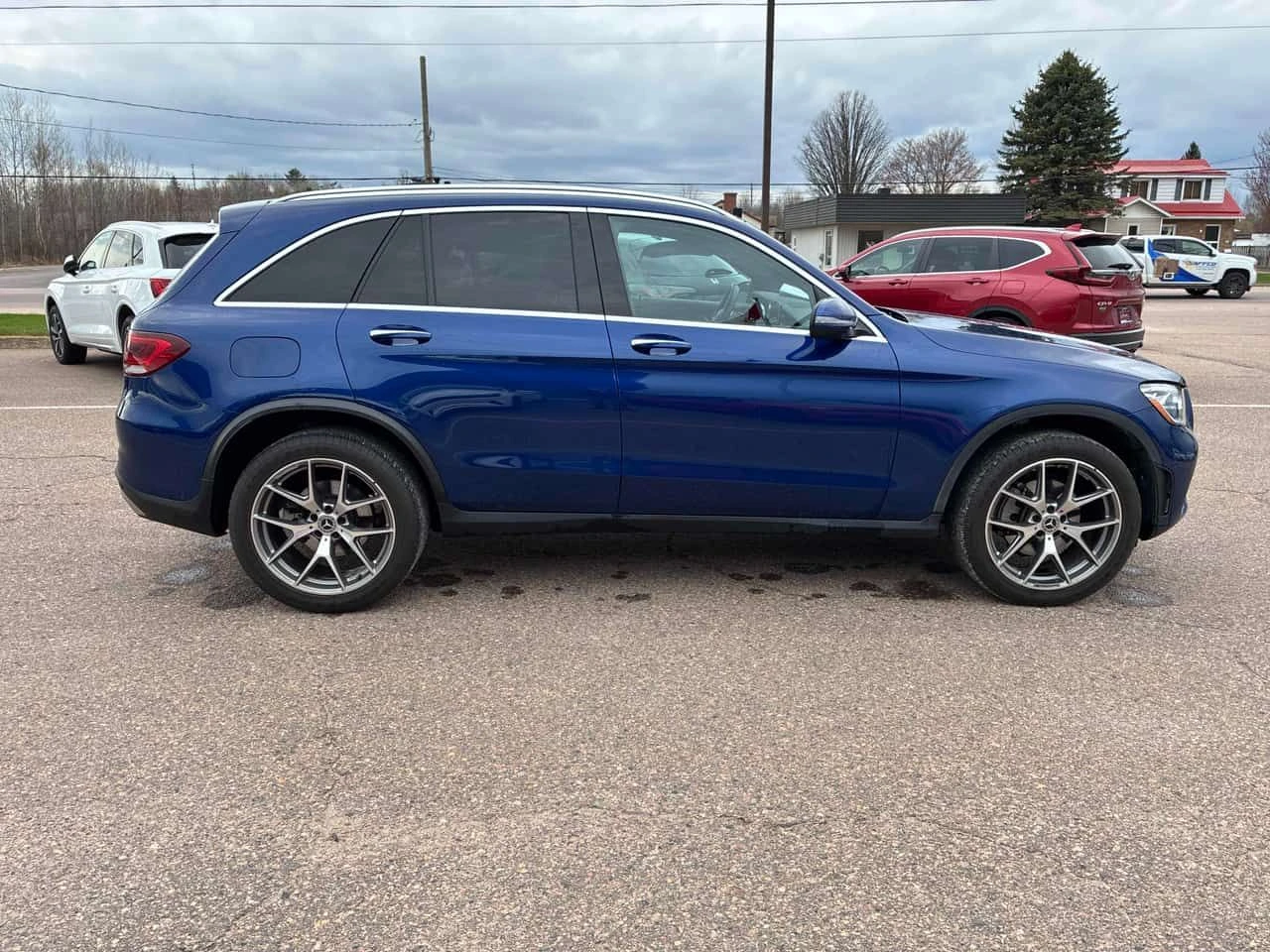 Mercedes-Benz GLC 300 ПОДГРЕВИ * ПАНО * KEYLESS * CARFAX, снимка 3 - Автомобили и джипове - 54479909