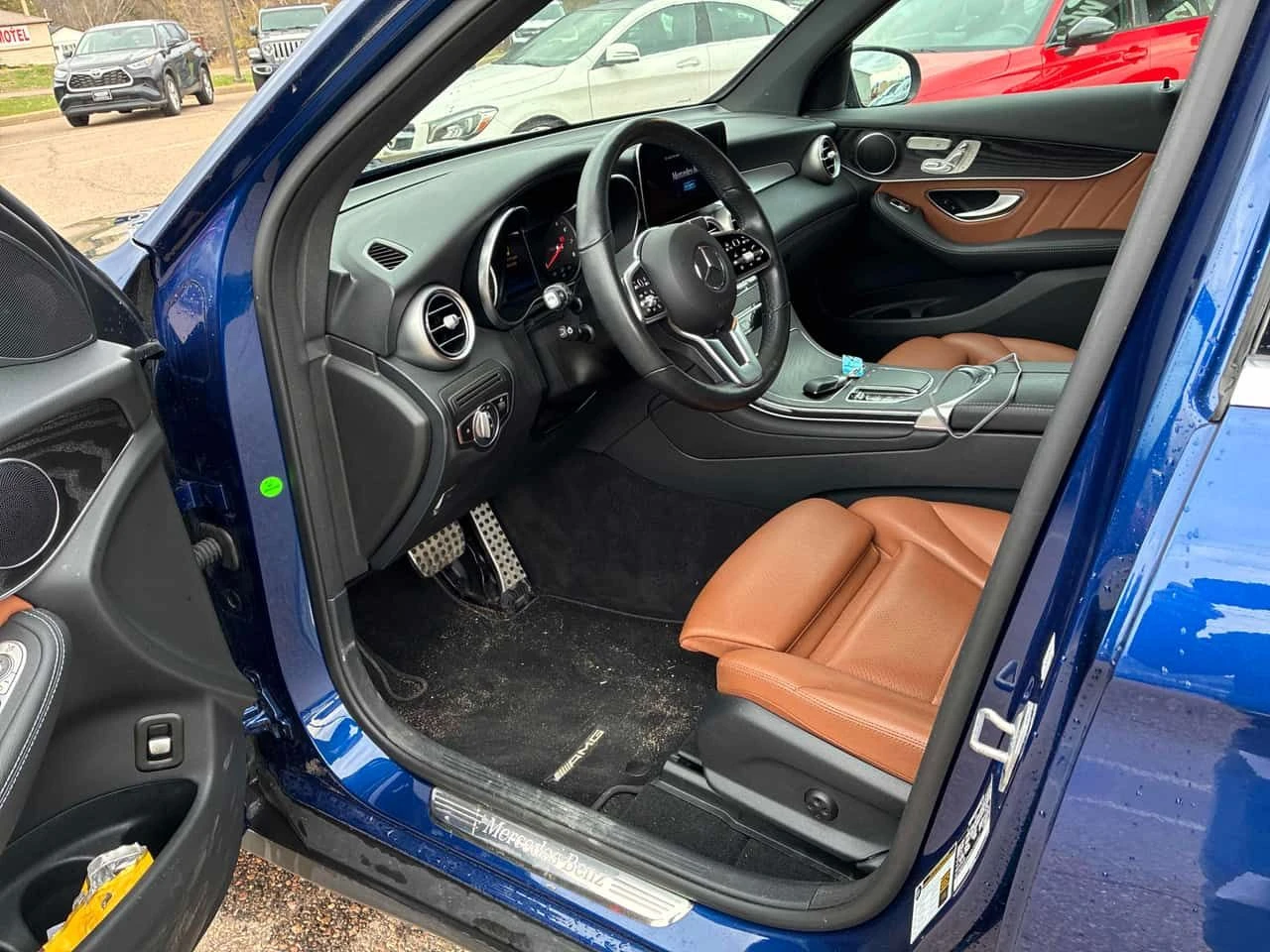 Mercedes-Benz GLC 300 ПОДГРЕВИ * ПАНО * KEYLESS * CARFAX, снимка 5 - Автомобили и джипове - 54479909