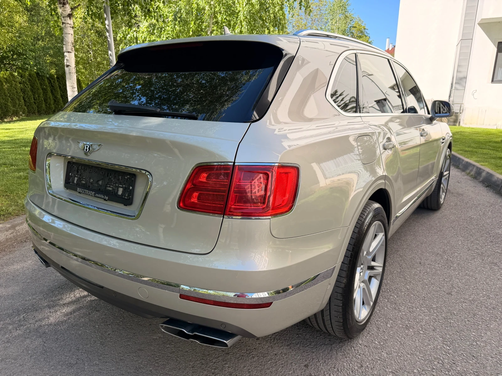 Bentley Bentayga V8 / 4.0d, снимка 7 - Автомобили и джипове - 54560148